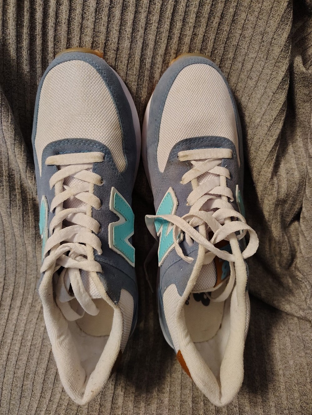 New Balance Women's Size 8 Blue/White Sneakers